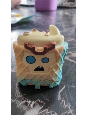 Transformers Botbots Disgusto Desserto Series 3 Spoiled Rottens 2019 figure